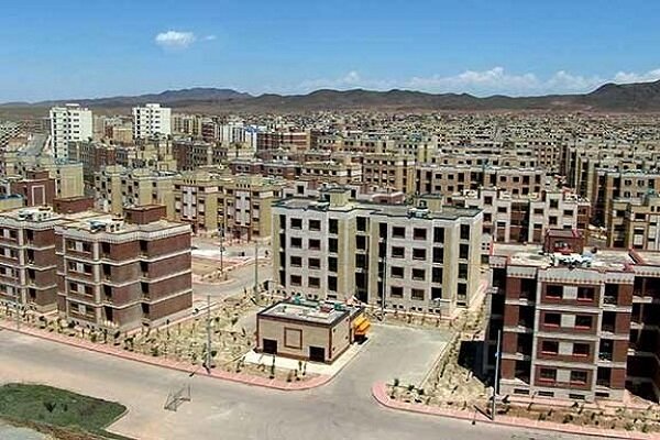 به گزارش وقایع نیوز به نقل از نقد بازار: بیتا پورباقی| بازار مسکن در سال‌های اخیر با چالش‌های متعددی از جمله تورم بالا، کاهش قدرت خرید، رکود معاملاتی و تأثیر عوامل سیاسی و اجتماعی مواجه بوده است.