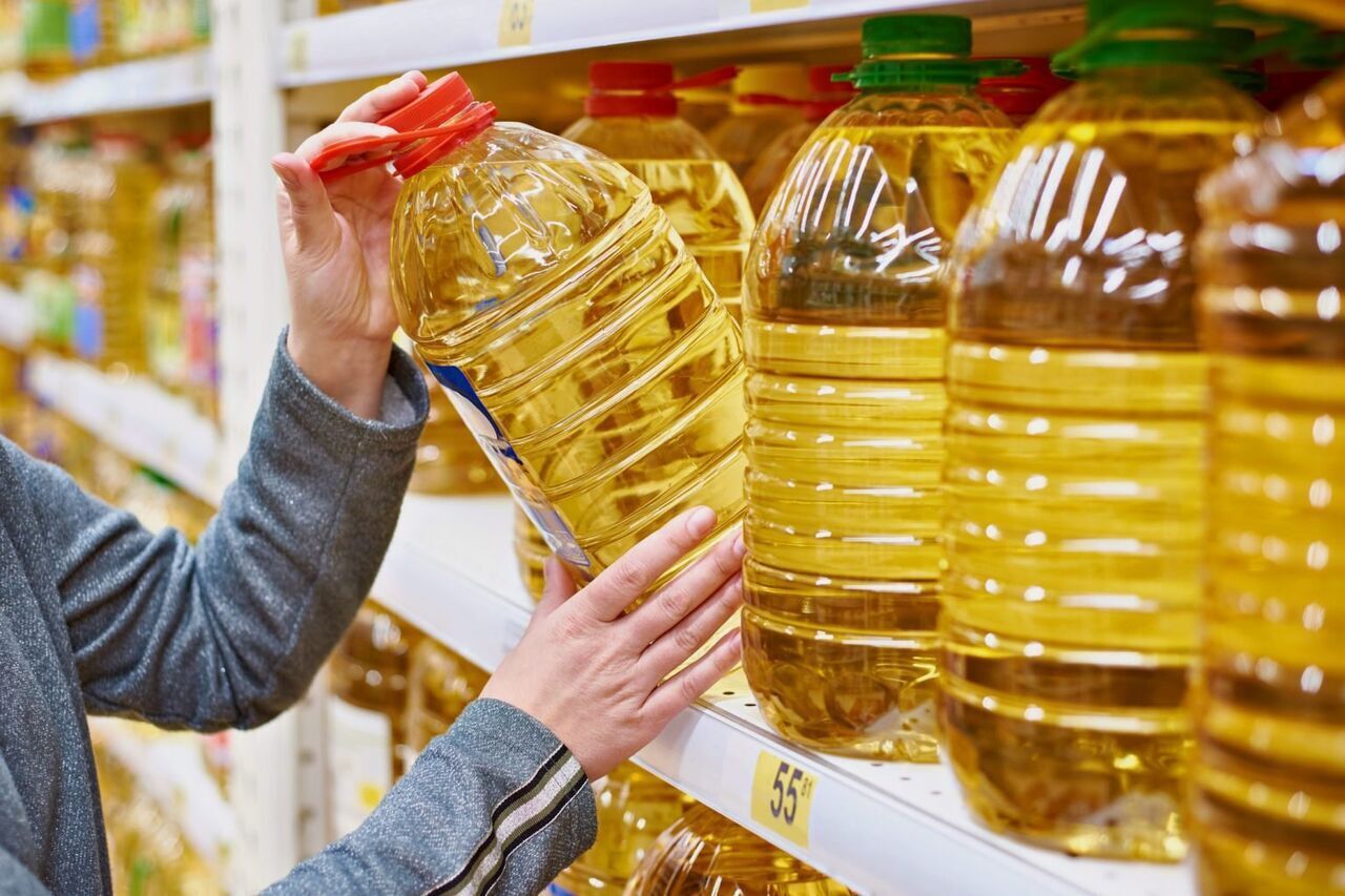 به گزارش وقایع نیوز به نقل از مهر، روزهای آخر بهار شرایط سختی برای کشور رقم خورد و حمله ددمنشانه رژیم صهیونی به همراه پدرخواندهاش، در بیست و سوم خرداد ماه تأمین بازار کالاهای اساسی را وارد شرایط ویژه کرد.