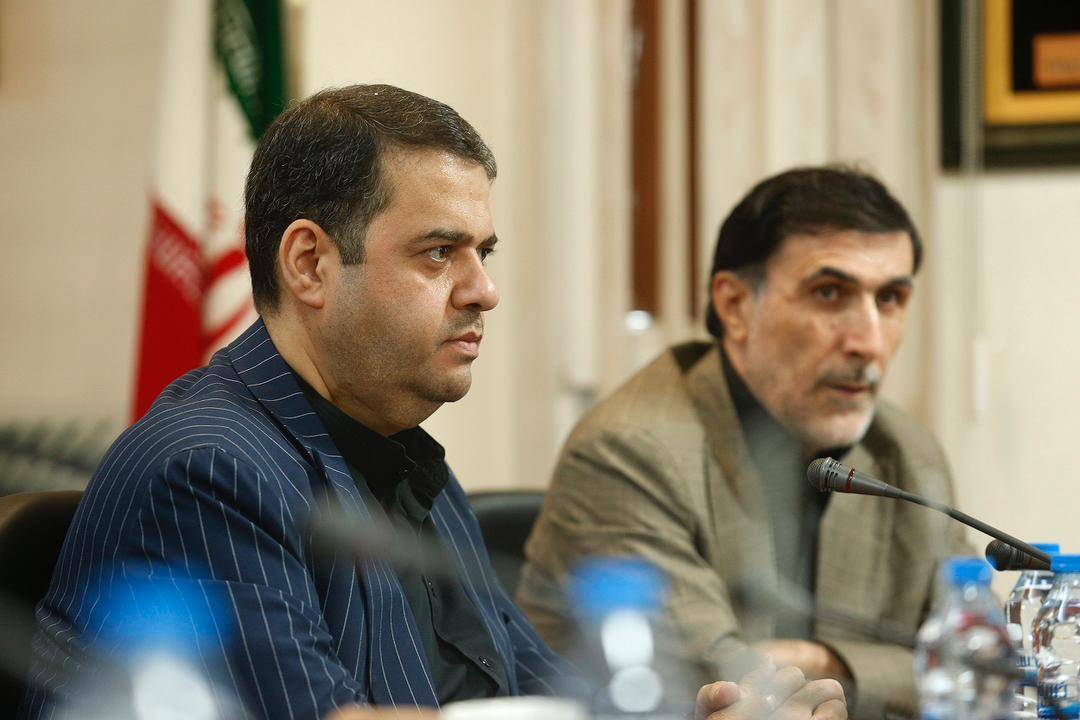 به گزارش وقایع نیوز: در مراسمی با حضور  توسلی امور شرکت‌ها و نها‌های مالی بانک کشاورزی، سید حمید سیدی عضو هیأت مدیره بانک کشاورزی، آرش جهانگیرزاده مدیرعامل شرکت مهر۷۸، نصرالله انصاری مدیرکل حراست بانک کشاورزی، علی‌اکبر افخمی به عنوان مدیرعامل بزرگترین زنجیره تولید تخم مرغ کشور معرفی شد و از خدمات علی تقوی‌فر تقدیر به عمل آمد.