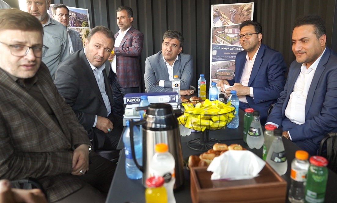 به گزارش وقایع نیوز، صبح روز سه‌شنبه هفتم مردادماه 1404، حشمت‌الله عسگری، معاون هماهنگی امور اقتصادی استانداری تهران و رئیس کارگروه تسهیل و رفع موانع تولید در رأس هیاتی جهت بررسی مشکلات ارائه شده در این کارگروه از جمله مشکلات و موانع سر راه اجرای پروژه «پارک گردشگری هیجانی زی نو میگون» در محل این پروژه حاضر شدو