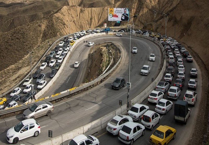 ترافیک سنگین در چالوس و هراز/گردوخاک در جاده‌های ۳ استان