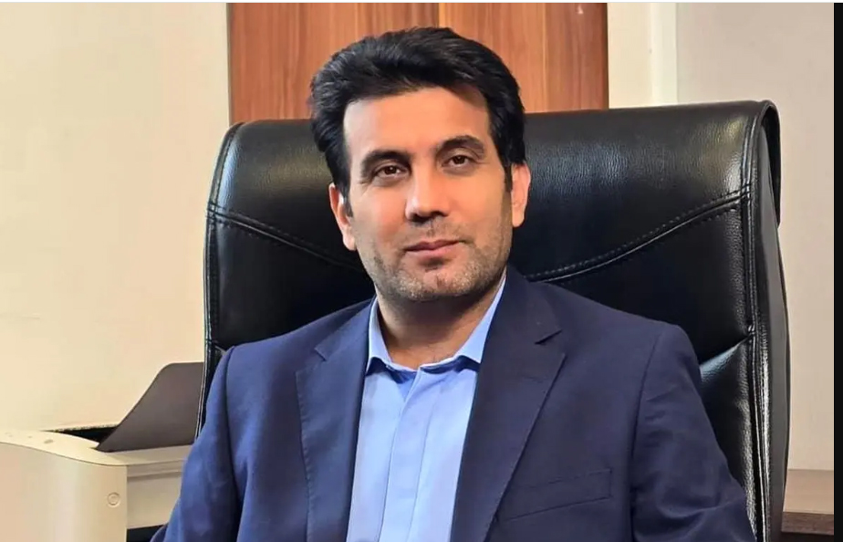 به گزارش وقایع نیوز: در متن این پیام آمده است؛ در جهانی که سرعت گردش اطلاعات لحظه به لحظه افزایش مییابد، نقش خبرنگاران بیش از هر زمان دیگری برجسته و حیاتی شده است. آنها نهتنها ناقلان خبر، بلکه معماران آگاهی، وجدان بیدار جامعه و ستونهای پنهان توسعه پایدار به شمار میآیند.