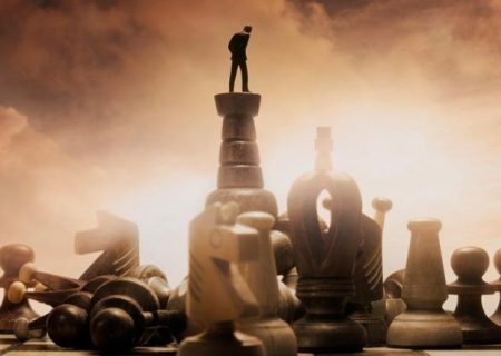 هدف از مدیریت استراتژیک منابع انسانی در شرکت‌ها، کمک به کارکنان در جهت رفع نیازها و همچنین پیش‌برد اهداف شرکت با قلم امیر حسین تقی زاد فرهمند و رضا حدادی بیدکی در ادامه می خوانید.