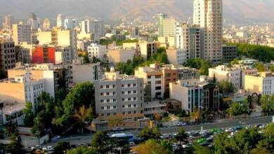 به گزارشاقتصادمحور: بیتا پورباقی| به اعتقاد برخی از کارشناسان بازار مسکن این روزها به مرحله «اَبرچالش» رسیده است، شرایطی که حتی مجتبی یوسفی، عضو کمیسیون عمران مجلس در توصیف آن معتقد است؛ حتی اجاره مسکن برای بسیاری از خانوارها تبدیل به آرزویی دور از دسترس شده است.