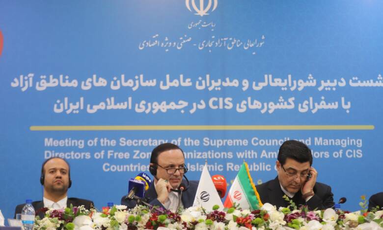 به گزارشاقتصادمحور به نقل از روابط‌عمومی و امور بین‌الملل سازمان منطقه آزاد انزلی، در این نشست، رضا مسرور دبیر شورای‌عالی مناطق آزاد و ویژه اقتصادی با تأکید بر نقش‌آفرینی مناطق آزاد در دولت چهاردهم، اظهار کرد: هدف اصلی از برگزاری این نشست، آشنایی دقیق سفرای کشورهای همسایه با ظرفیت‌ها و فرصت‌های متنوع مناطق آزاد ایران و فراهم‌سازی بستر همکاری‌های پایدار اقتصادی است.