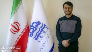 به گزارشاقتصادمحور: دکتر علی مهری، پژوهشگر مهندسی مواد در شرکت مهندسی و ساخت تأسیسات دریایی ایران، در گفت‌وگو با روابط عمومی شرکت، تجربه ثبت بین‌المللی یک اختراع در حوزه کاتالیزورهای کاهش آلودگی خطوط نفت و گاز را تشریح کرد و هم‌زمان به مرور مسیر علمی و صنعتی خود پرداخت؛ مسیری که از دانشگاه‌های معتبر داخلی و خارجی آغاز شده و امروز به دغدغه توسعه و به‌کارگیری فناوری در صنعت انرژی کشور رسیده است.