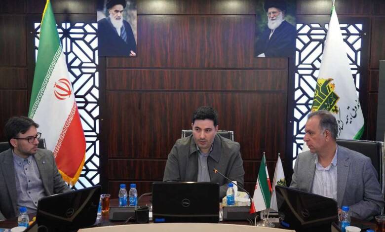 به گزارش اقتصادمحور به نقل از روابط عمومی صندوق بیمه کشاورزی، بهزاد باباخانی در نخستین جلسه کمیته فنی صندوق در حضور نمایندگان ارشد وزارتخانه‌های جهادکشاورزی، صنعت، معدن و تجارت، سازمان برنامه و بودجه و وزارت امور اقتصاد و دارایی، ضمن قدردانی از نقش‌آفرینی دولت و مجلس شورای اسلامی برای خلق رکوردهای چشمگیر بیمه کشاورزی در سال ۱۴۰۴، به تشریح این دستاوردها پرداخت و گفت: صندوق بیمه کشاورزی در سال 1404 به موفقیت‌های مالی و عملیاتی برجسته‌ای دست یافت که تحول مثبتی در خدمات‌رسانی به مردم و بخش کشاورزی ایجاد کرده است.