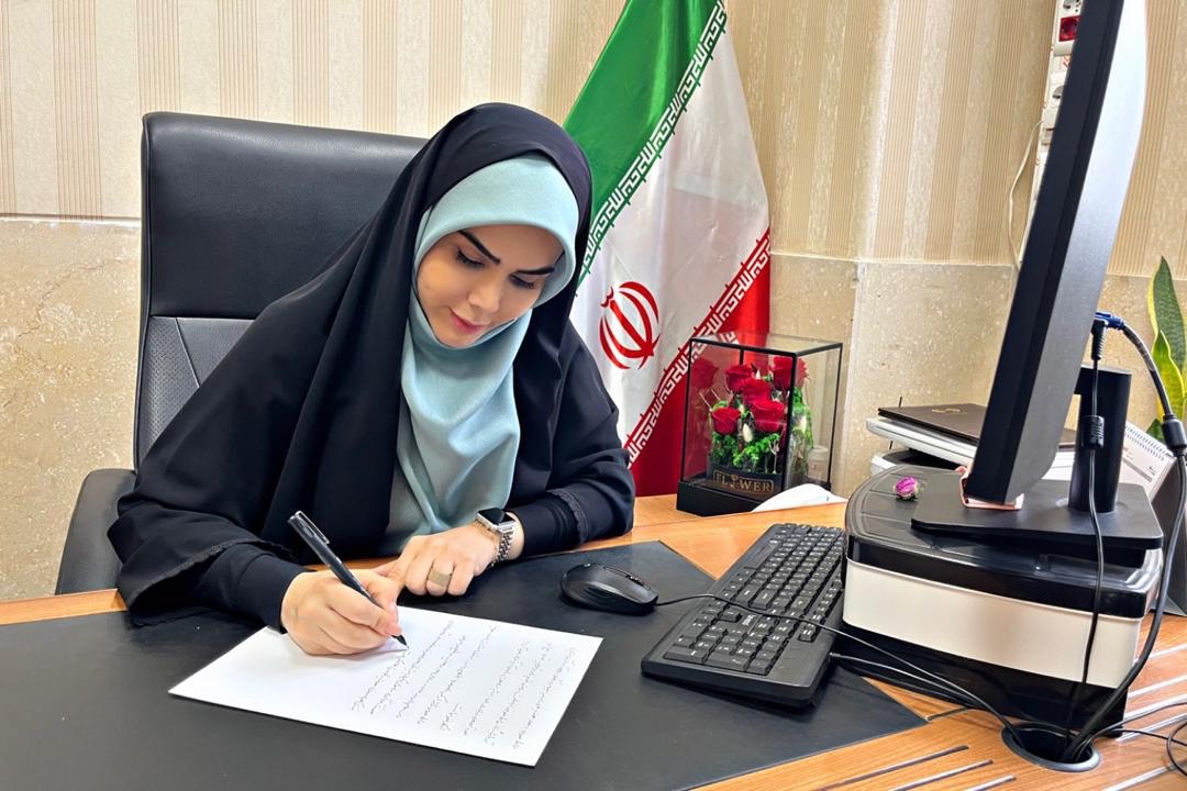 به گزارش اقتصادمحور: صنعت گردشگری، به‌عنوان یکی از پیشران‌های اصلی توسعه اقتصادی، فرهنگی و اجتماعی، نقشی کلیدی در معرفی هویت و ظرفیت‌های یک ملت به جهان ایفا می‌کند. در این میان، روابط‌عمومی نه تنها ابزاری برای انتشار اخبار و رویدادها، بلکه سازوکاری پویا در جهت توسعه گردشگری پایدار و شکل‌دهی به تصویر ملی (National Branding) است.