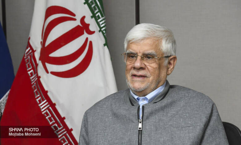به گزارش اقتصادمحور به نقل از پایگاه اطلاع‌رسانی رسانی معاون اول رئیس‌جمهوری، محمدرضا عارف عصر سه‌شنبه (پنجم خرداد) در نشست تنظیم بازار و شورای عالی مسکن با اشاره به ضرورت بازسازی و از سرگیری تولید در بخش‌های مختلف پس از جنگ تحمیلی سوم، گفت: امروز راهبرد دولت این است که گاز و برق مورد نیاز صنایع کشور ازجمله پتروشیمی و کشاورزی تأمین شود تا با رونق تولید، نیازهای داخلی تأمین و صادرات انجام شود.
