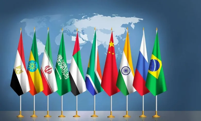 به گزارش اقتصادمحور به نقل از مانا:  مهسا رسولی: بر اساس گزارشی که رویترز منتشر کرده، کشورهای عضو بریکس — شامل برزیل، روسیه، هند، چین، آفریقای جنوبی و اعضای جدیدی مانند مصر، اتیوپی، اندونزی، ایران و امارات متحده عربی — با اختلافات عمیقی درباره نحوه برخورد با این درگیری مواجه هستند.