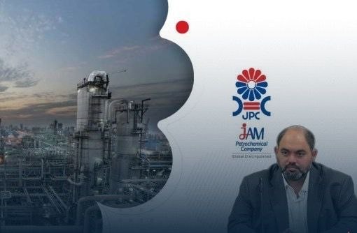 به گزارش اقتصادمحور به نقل از صدای پتروشیمی، در شرایطی که تبعات جنگ ۳۹ روزه فشار سنگینی بر بخش‌های مختلف صنعتی کشور وارد کرده، شرکت پتروشیمی جم با اتخاذ رویکردی مسئولانه، حفظ سرمایه انسانی را در اولویت اصلی خود قرار داده است.