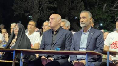 به گزارش وقایع‌نیوز: دکتر فاطمه بهرام آبادان رئیس هیئت مدیره نهاد چترا درباره هدف از برگزاری این پرفورمنس اظهار داشت: در  این برنامه تلاش داشته‌ایم  صدای رسای کودکان میناب را به گوش دنیا برسانیم و  با همراهی و همدلی مردم صدای مردمی این کودکان شهید باشیم.