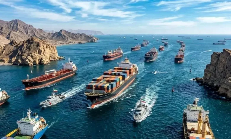 به گزارش وقایع نیوز به نقل از مانا، تنگه هرمز که یکی از مهم‌ترین گذرگاه‌های انرژی جهان به شمار می‌رود، در ماه‌های اخیر تحت تأثیر درگیری‌ها و تنش‌های منطقه‌ای با کاهش شدید تردد کشتی‌ها مواجه شده بود.