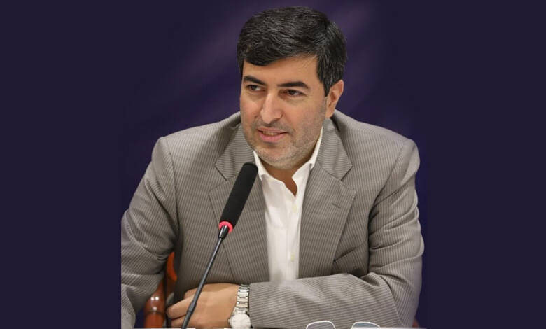 به گزارش اقتصادمحور به نقل از روابط عمومی اهداف، مهدی عبوری، مدیرعامل گروه سرمایه‌گذاری اهداف با اشاره به واگذاری ۵ درصد از سهام شرکت گروه پتروشیمی تابان فردا به گروه توسعه مالی مهر آیندگان «ومهان» گفت: این معامله با پشتوانه کارشناسی و متکی بر یک فرآیند ارزش‌گذاری مستقل و حرفه‌ای در چارچوب سیاست‌های کلان گروه سرمایه‌گذاری اهداف برای بهینه‌سازی ترکیب دارایی‌ها، افزایش نقدشوندگی پرتفوی، مدیریت حرفه‌ای منابع و صیانت از حقوق ذی‌نفعان اصلی، به‌ویژه بازنشستگان صنعت نفت انجام شده است.