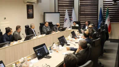 به گزارش اقتصادمحور به نقل از روابط عمومی گروه سرمایه‌گذاری اهداف، وی اظهار داشت: دو پروژه توسعه‌ای میدان آذر ۲ و میدان چنگوله از طرح‌های مهم توسعه میادین مشترک نفتی ایران با عراق در منطقه غرب کشور هستند که اجرای آن بخشی از مسیر حفظ و افزایش ظرفیت تولید نفت کشور در بلندمدت است و بهره‌برداری از ظرفیت‌های این دو میدان می‌تواند زمینه افزایش تولید نفت خام کشور و تقویت توان صادراتی را فراهم کند.