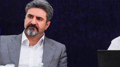 به گزارش اقتصادمحور: اتفاقات رخ‌داده در مناطق عسلویه و ماهشهر نشان داد که زیرساخت‌های حیاتی صنعت پتروشیمی، به‌ویژه در حوزه پدافند غیرعامل، ایمنی و بهداشت محیط کار (HSE)، همچنان نیازمند بازنگری و تقویت جدی هستند. تمرکز بخش قابل توجهی از خدمات یوتیلیتی، از جمله برق، بخار و آب صنعتی، در چند نقطه محدود نیز بر دامنه این آسیب‌پذیری افزوده است؛ چراکه هرگونه اختلال در این مراکز می‌تواند زنجیره‌ای از توقف‌ها و کاهش ظرفیت‌ها را در مجموعه‌ای از مجتمع‌های تولیدی ایجاد کند.