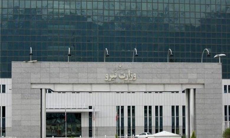 به گزارش اقتصادمحور به نقل از وقایع نیوز: امیرمجید شهریاری|اینجا دیگر صحبت از یک رقابت حرفه‌ای نیست. صحبت از نظامی است عشیره‌ای و قبیله‌ای که همان‌گونه که مافیاها به ساختار خانوادگی مشهورند، این «خانواده‌وارگیِ»مدیریتی نیز به سدّی مستحکم در برابر هر شایسته‌سالاری و تخصص بدل شده است.