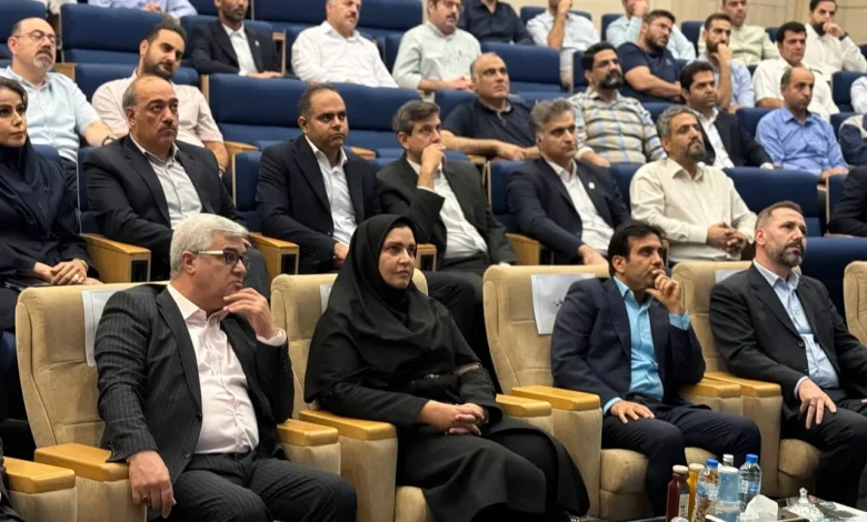 به گزارش اقتصادمحور: در جریان این بازدید که با حضور «حبیب خراسانی» مشاور مدیر عامل و معاون توسعه منابع انسانی و پشتیبانی گروه سرمایه‌گذاری اهداف صورت گرفت، از ساختار نوین مدیریتی و طرح‌های نوآورانه گروه سرمایه‌گذاری اهداف در حوزه توسعه منابع انسانی تجلیل به عمل آمد.